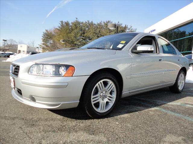 Volvo S60 4WD 4dr Sport Sedan