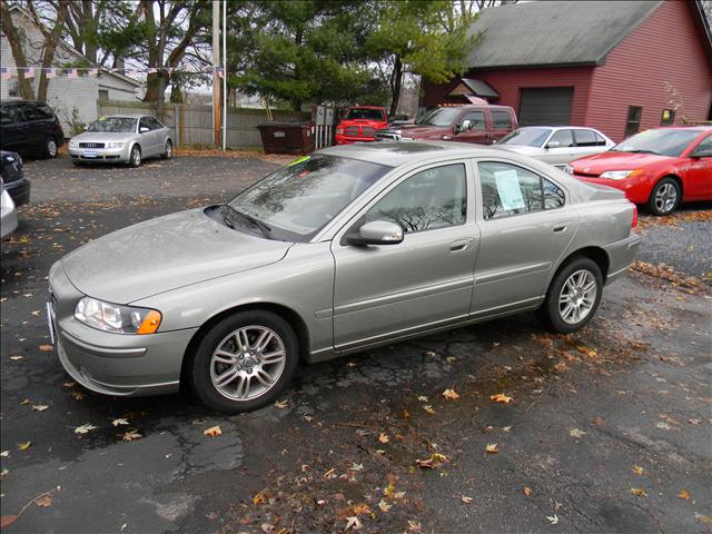 Volvo S60 4WD 4dr Sport Sedan