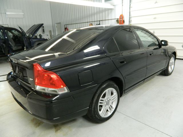 Volvo S60 4WD 4dr Sport Sedan