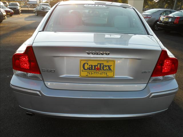 Volvo S60 2008 photo 2