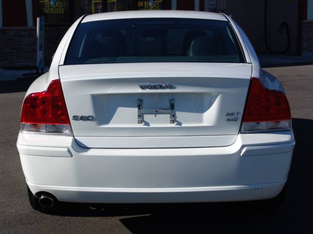 Volvo S60 2008 photo 2