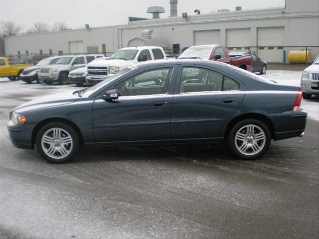 Volvo S60 2008 photo 2