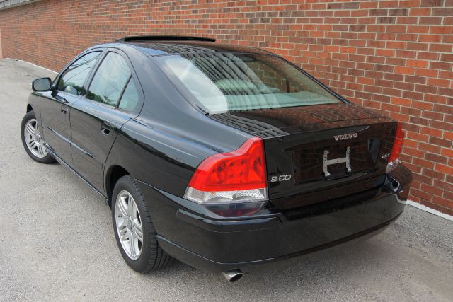 Volvo S60 2008 photo 1