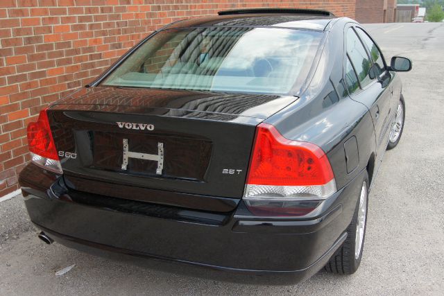 Volvo S60 2008 photo 16