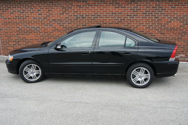 Volvo S60 2008 photo 2