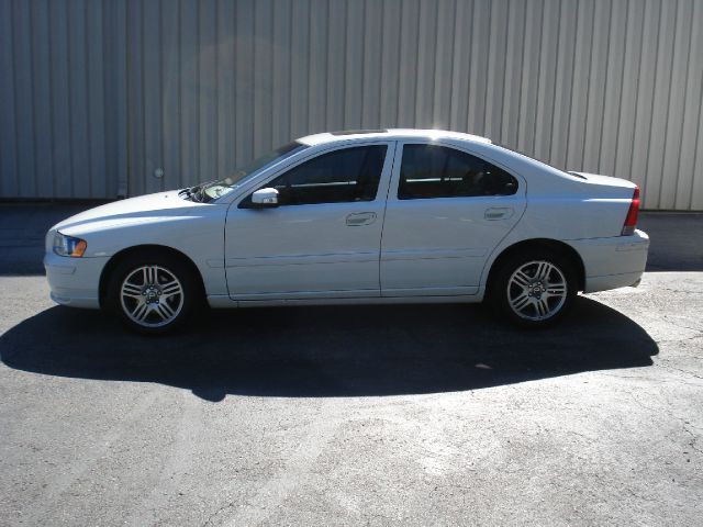 Volvo S60 2008 photo 1