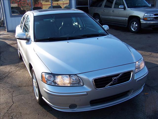 Volvo S60 4WD 4dr Sport Sedan