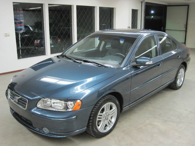 Volvo S60 2008 photo 1