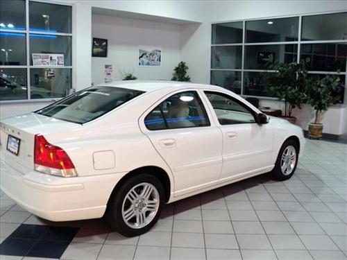 Volvo S60 2009 photo 4