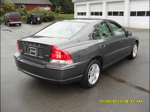 Volvo S60 2009 photo 1