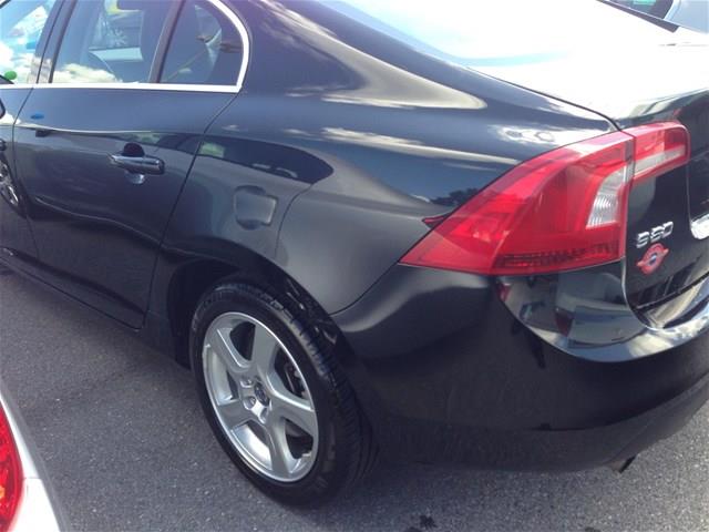 Volvo S60 2012 photo 4