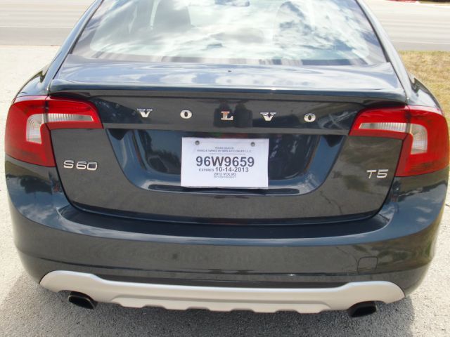 Volvo S60 2012 photo 3