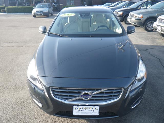 Volvo S60 2012 photo 4