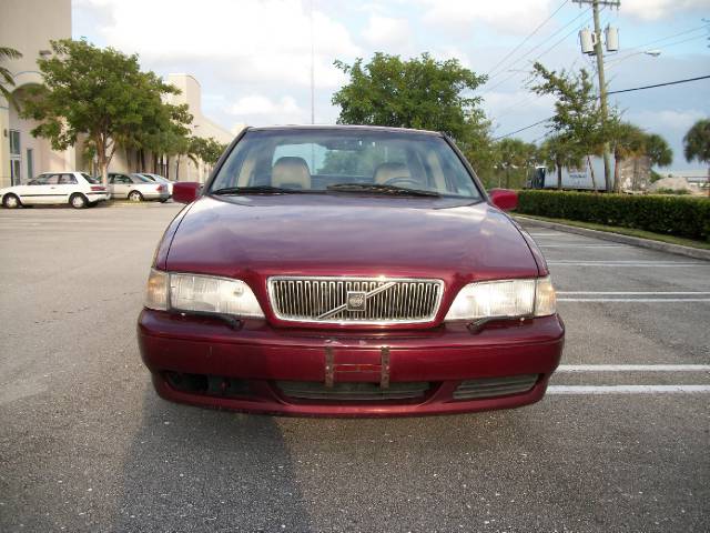 Volvo S70 1998 photo 1