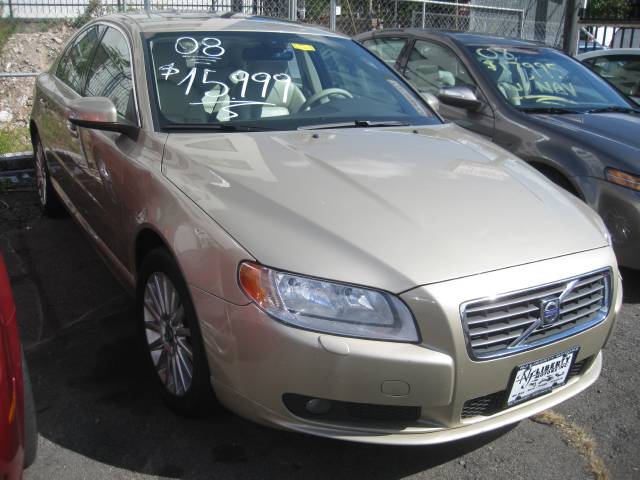 Volvo S80 Base Sedan