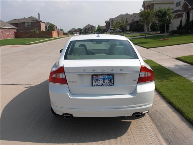 Volvo S80 2010 photo 2