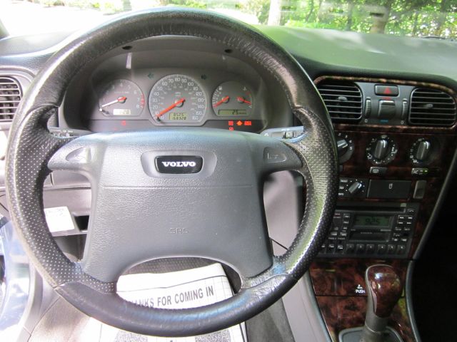 Volvo V40 2000 photo 10