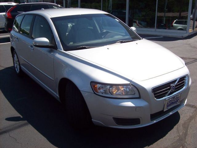 Volvo V50 2009 photo 2