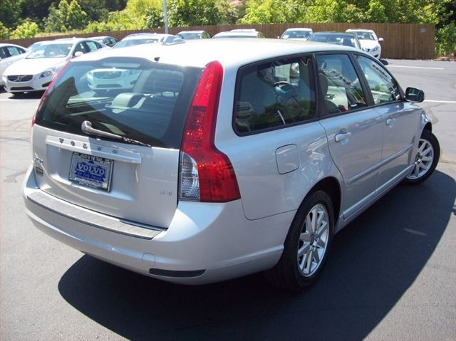 Volvo V50 2009 photo 5