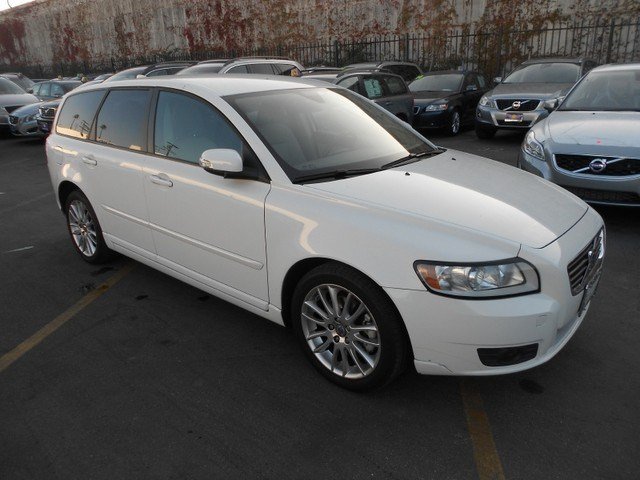 Volvo V50 2010 photo 1