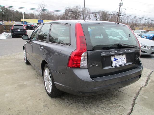 Volvo V50 2010 photo 4