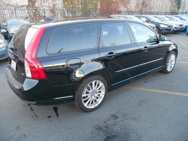 Volvo V50 2010 photo 1