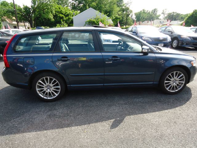 Volvo V50 2010 photo 3