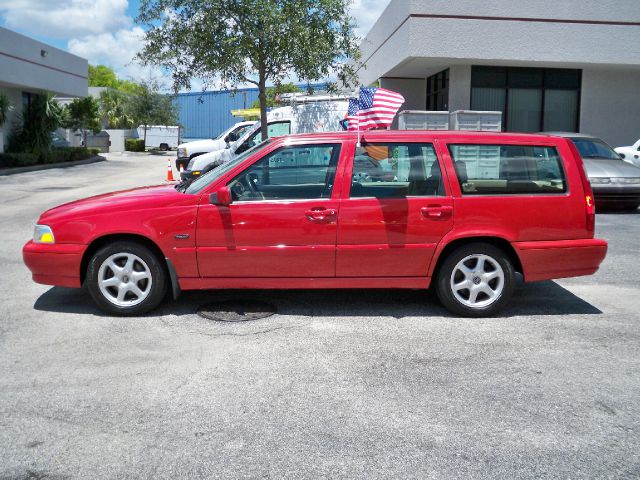 Volvo V70 1998 photo 2