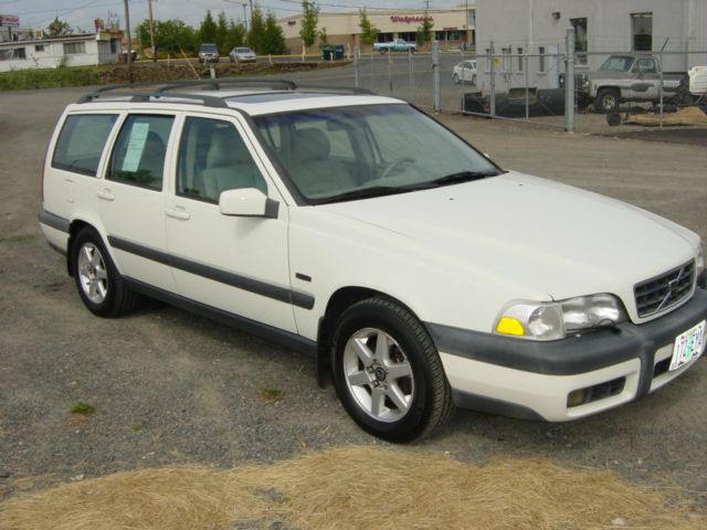 Volvo V70 1998 photo 2