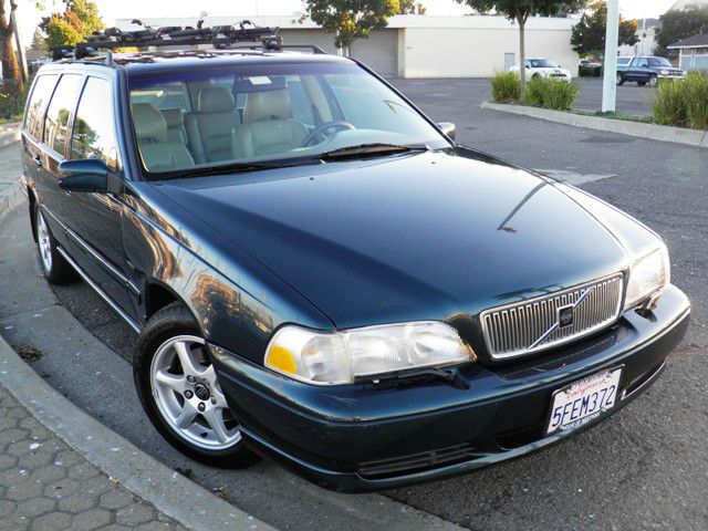 Volvo V70 1998 photo 1