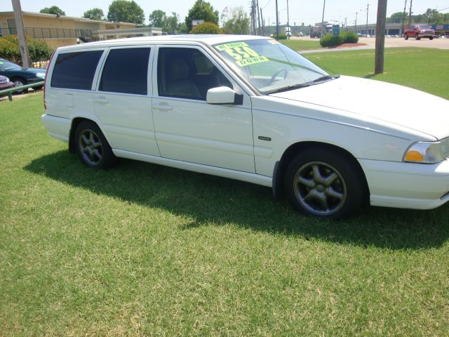 Volvo V70 1998 photo 1