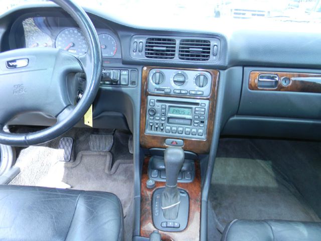 Volvo V70 1998 photo 2