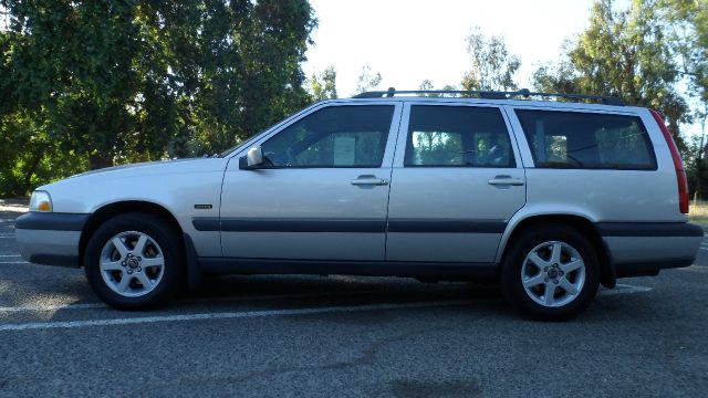 Volvo V70 1998 photo 1