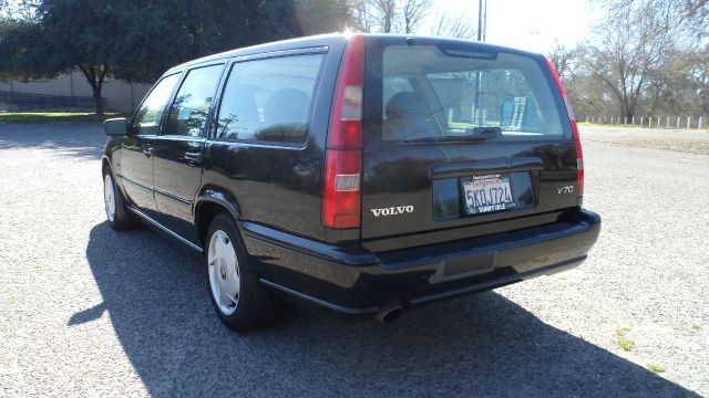 Volvo V70 1998 photo 1