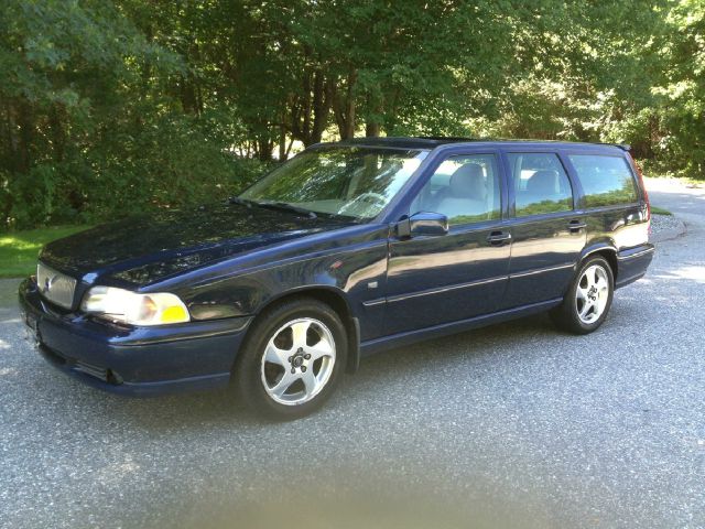 Volvo V70 1999 photo 1