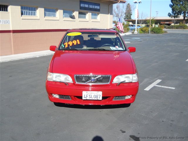 Volvo V70 1999 photo 1