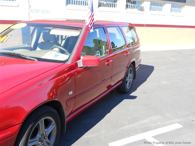 Volvo V70 1999 photo 2