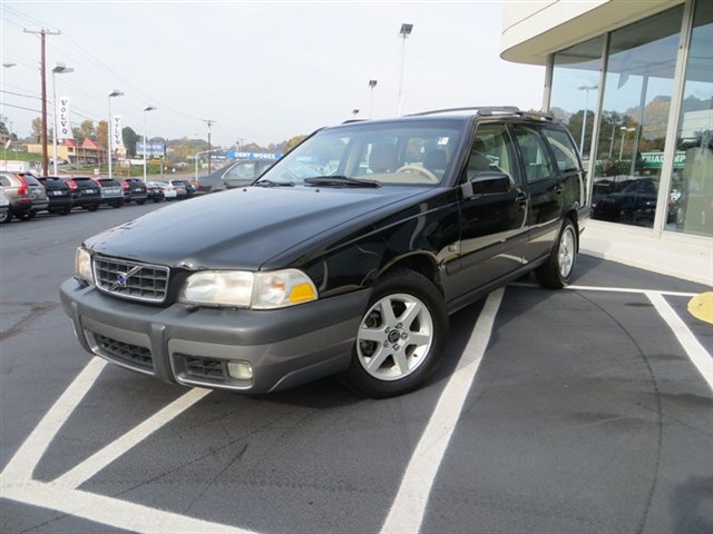 Volvo V70 LE Passenger Van Unspecified