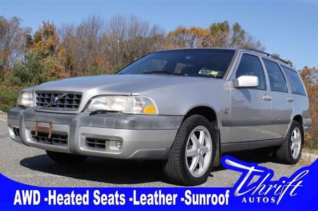 Volvo V70 4DR SDN XLE V6 Sport Utility