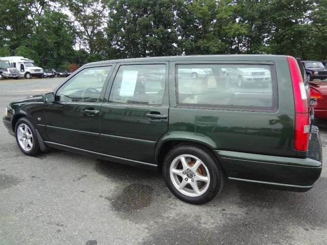 Volvo V70 2000 photo 3