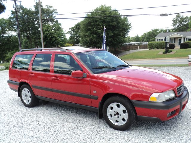 Volvo V70 2000 photo 10