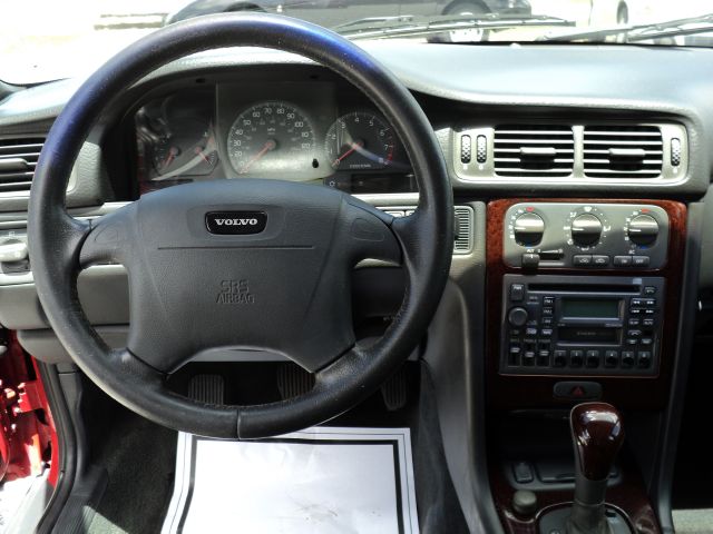 Volvo V70 2000 photo 12