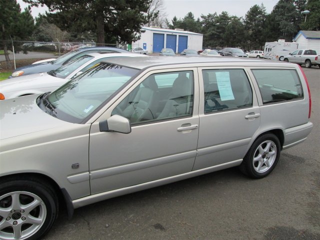 Volvo V70 2000 photo 2