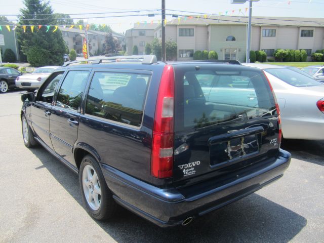 Volvo V70 2000 photo 2