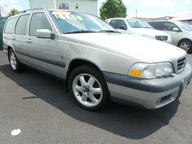 Volvo V70 2000 photo 2