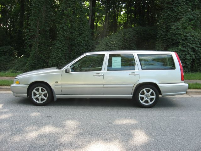 Volvo V70 2000 photo 4