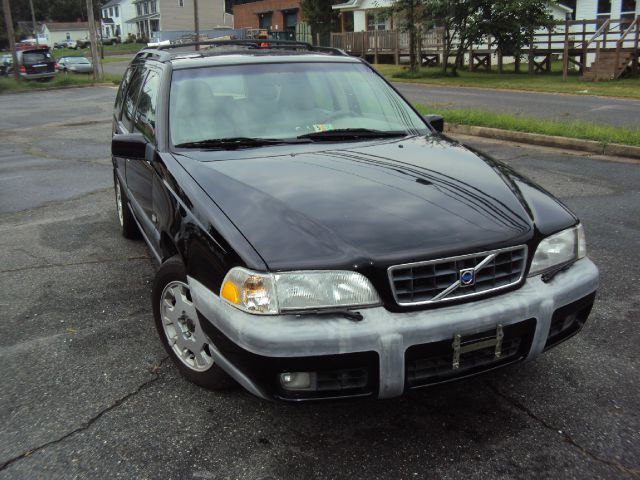 Volvo V70 2000 photo 2