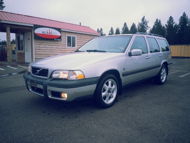 Volvo V70 2000 photo 1