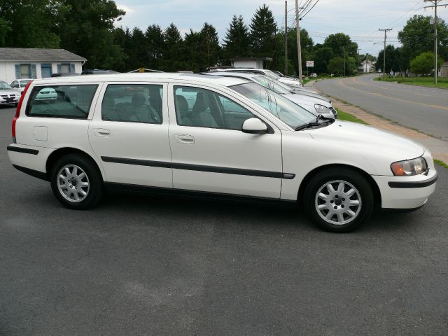 Volvo V70 2001 photo 1