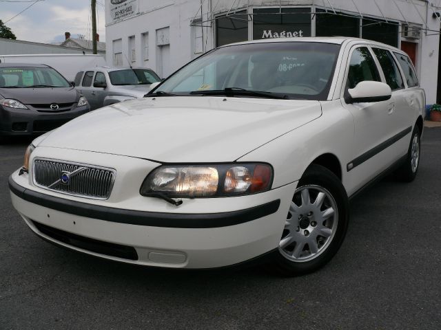 Volvo V70 2001 photo 2